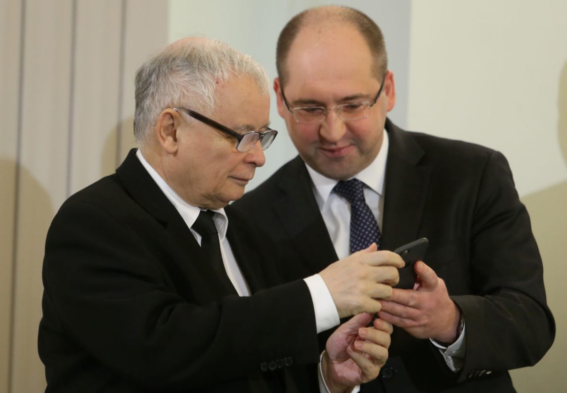 Adam Bielan. Moje dzieci rysują koty prezesowi