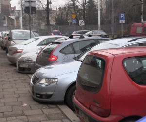 Przy Dobrzyńskiej działa już parking, ale jest za mały