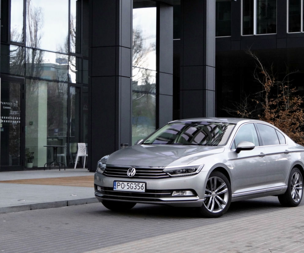 Volkswagen Passat Limousine B8 Highline 2.0 TDI DSG BlueMotion