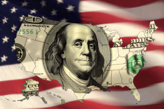 Dolar zyskuje na wartości! Kursy walut (16.01.2026)