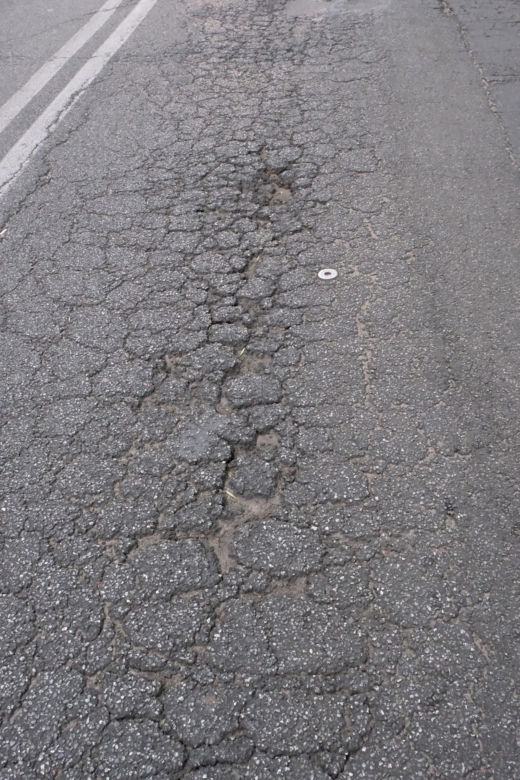 Drogowcy zabierają się za zdewastowaną ulicę