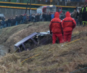 żałoba topielce auto dziewczynki