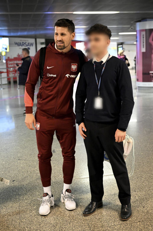 poproszę o galerie: Reprezentacja Polski przyleciała do kraju po meczu z Maltą