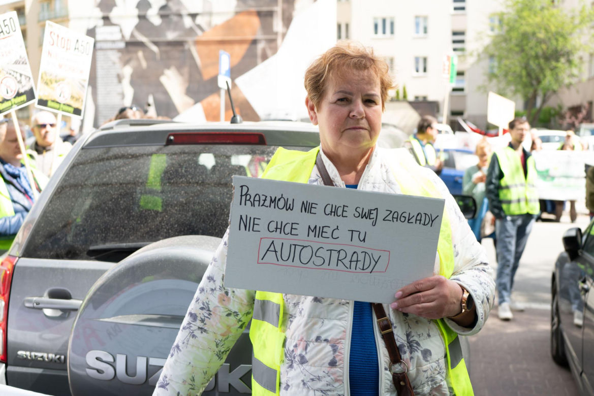 Dramat setek rodzin pod Warszawą! Nowa autostrada zburzy ich domy?! „Żyjemy na bombie”