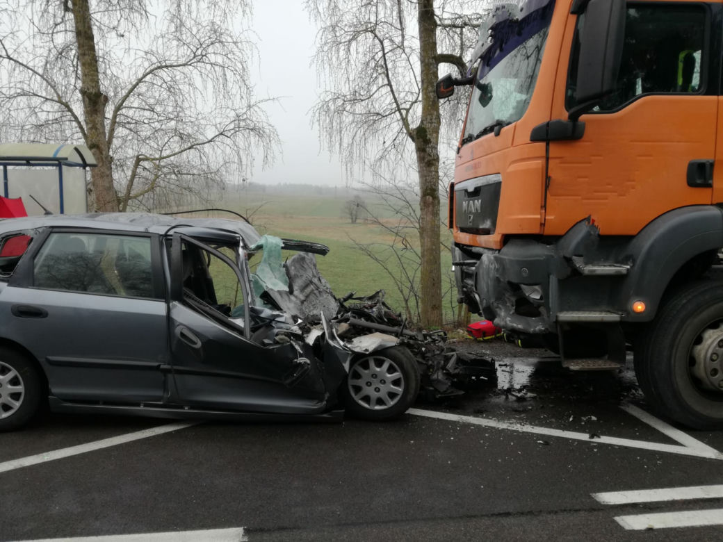 Warmińsko-mazurskie: Tragiczny wypadek w Przytułach! Jedna osoba nie żyje