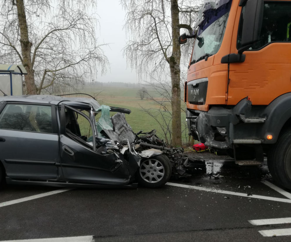 Warmińsko-mazurskie: Tragiczny wypadek w Przytułach! Jedna osoba nie żyje