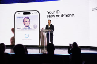 Mieszkańcy Illinois mogą już legitymować się telefonem. Ale nie wszyscy