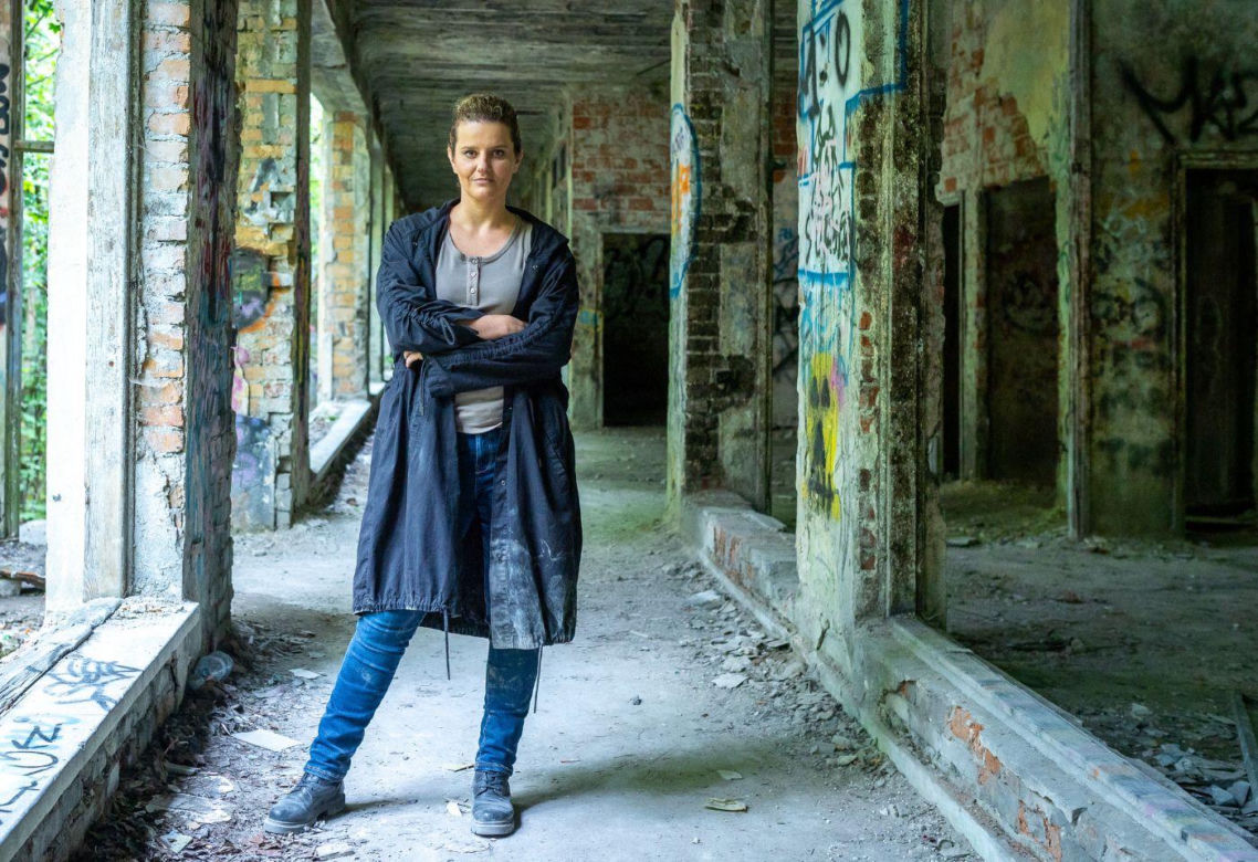"Młode gliny", odcinek 16: brutalne morderstwo prowadzi w sam środek interesów groźnego dilera
