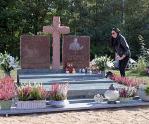 Ewa Krawczyk spocznie obok Krzysztofa