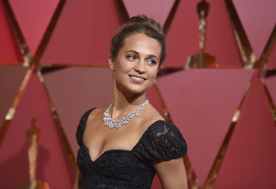 ALICIA VIKANDER W "TOMB RAIDER".
