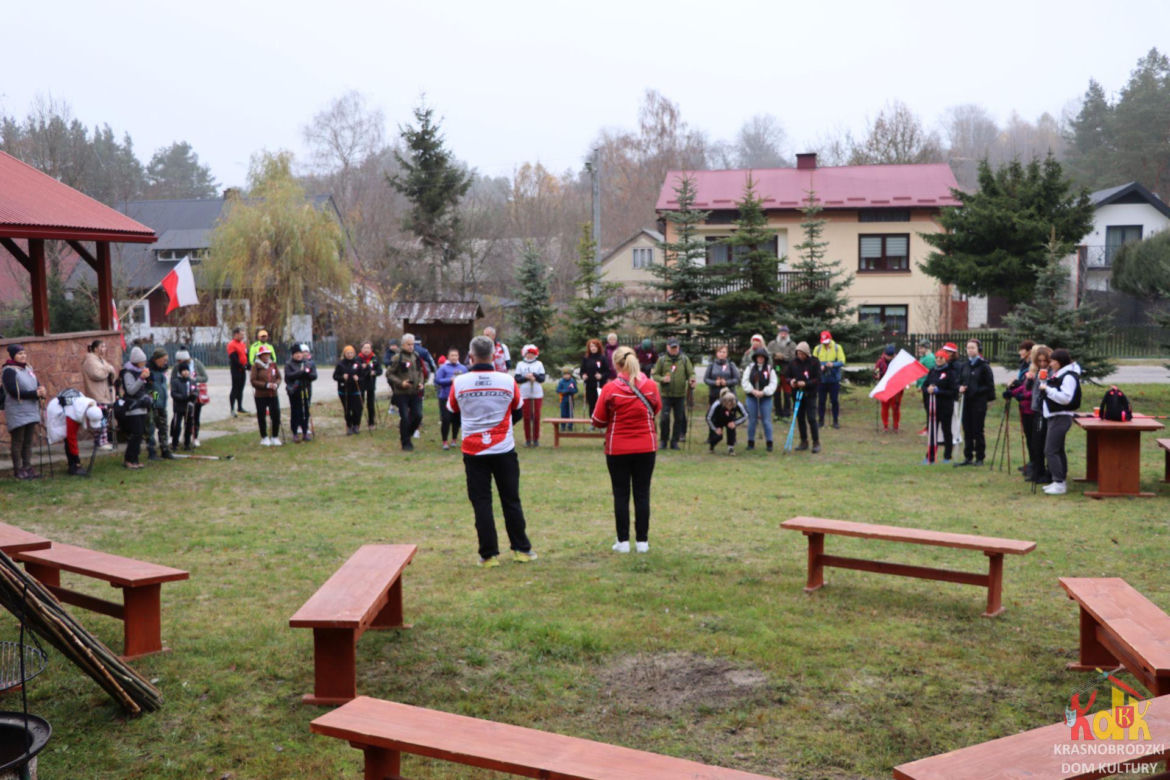 Poszli dla Niepodległej. W Krasnobrodzie odbył się IV. Rajd Nordic Walking