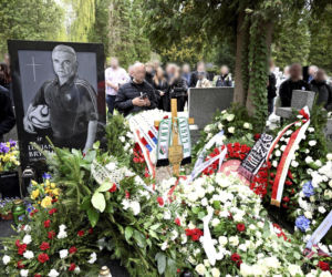 Pogrzeb Jacka Magiery. Spoczął obok Lucjana Brychczego