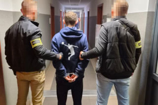 Ukraińcy zaatakowali kobietę w sklepie. Czeka ich deportacja z Polski