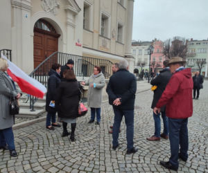 Nigdy więcej wojny! Protest na rynku w Lesznie