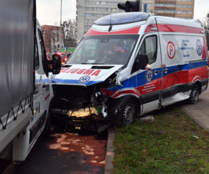 Szczecin: Wypadek karetki pogotowia.