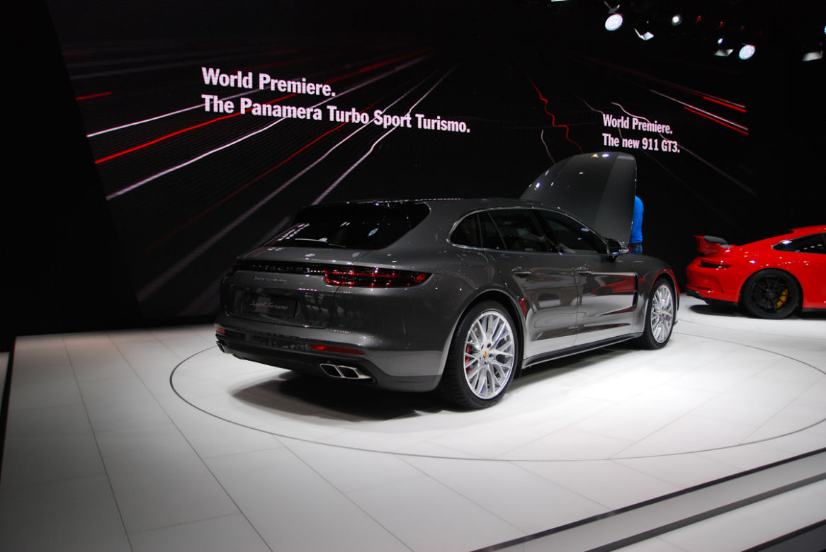 Genewa 2017 - Porsche Panamera