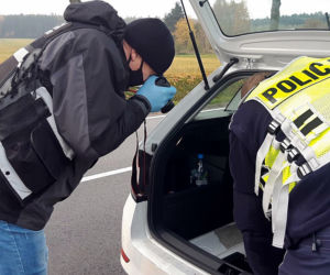 Bielsk Podlaski. Gruzin jechał przez miasto pod prąd. W aucie sześciu nielegalnych imigrantów [ZDJĘCIA]