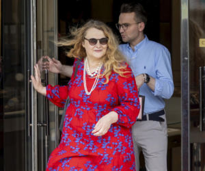 Posłanka Piekarska z Adrianem Witczakiem kupowali bransoletkę