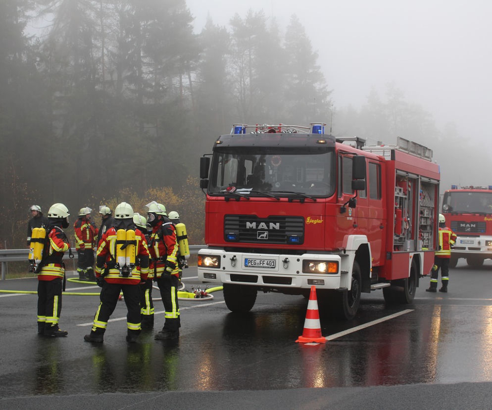 Tarnów: POWAŻNY WYPADEK karetki! Na pomoc ruszyli strażacy i...wypadli z drogi!