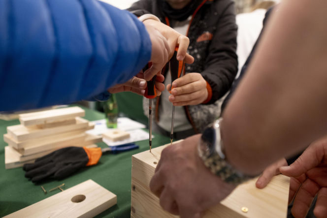 Włodzimierz Czarzasty robi budki dla ptaków Sejm/Piotr Tracz