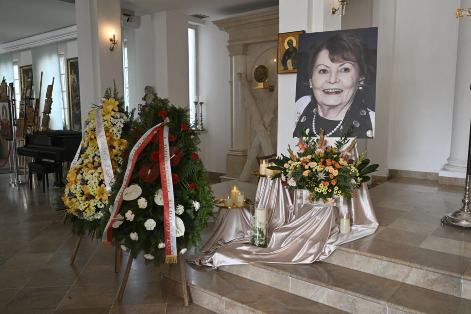 Pogrzeb Igi Cembrzyńskiej. Tłum gwiazd oddaje hołd wielkiej artystce