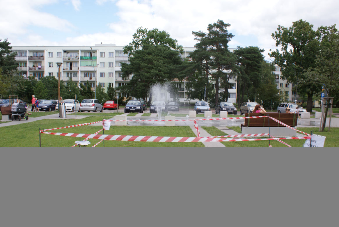 2-latka weszła na rozgrzany właz i poparzyła swoje stopki