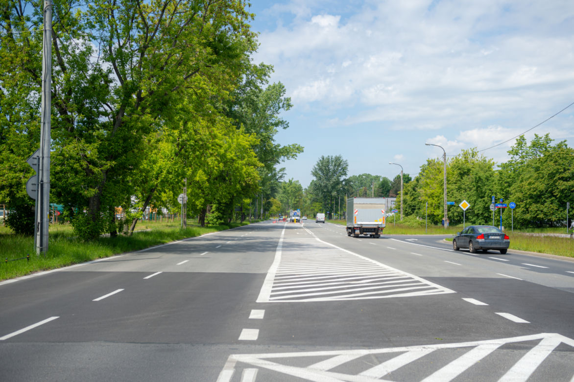 Drogowcy poprawiają bezpieczeństwo pieszych na Bemowie