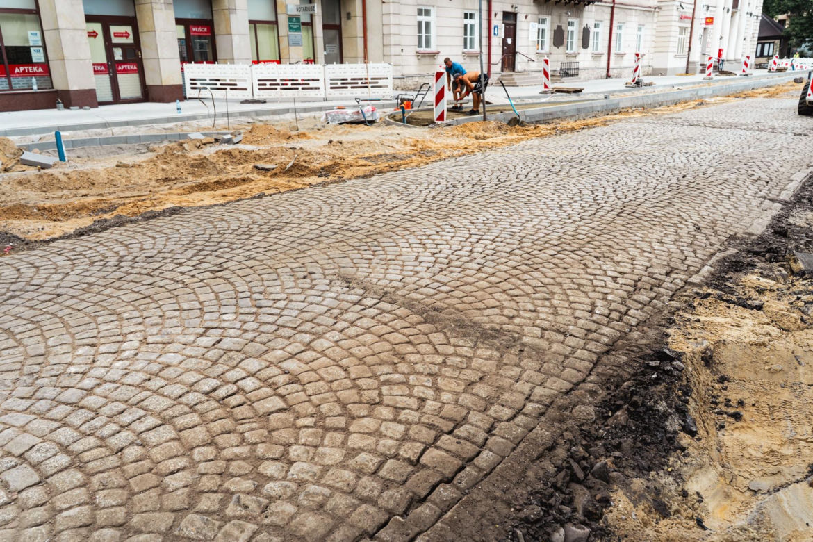 Zabytkowy bruk na Piłsudskiego w Siedlcach