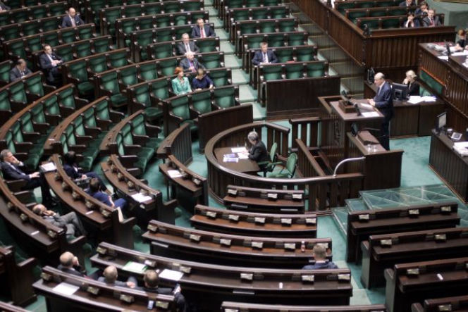 Posłowie mają gdzieś budżet