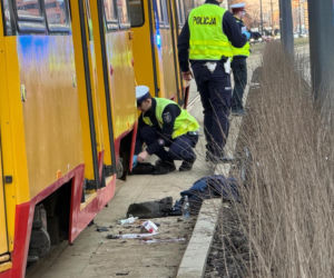 Warszawa. Potrącenie pieszego na torowisku