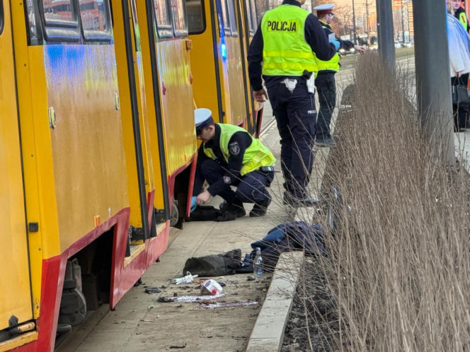 Warszawa. Potrącenie pieszego na torowisku