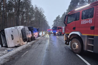 Na trasie Wyszków-Łochów na DK 62 doszło do wypadku autobusu