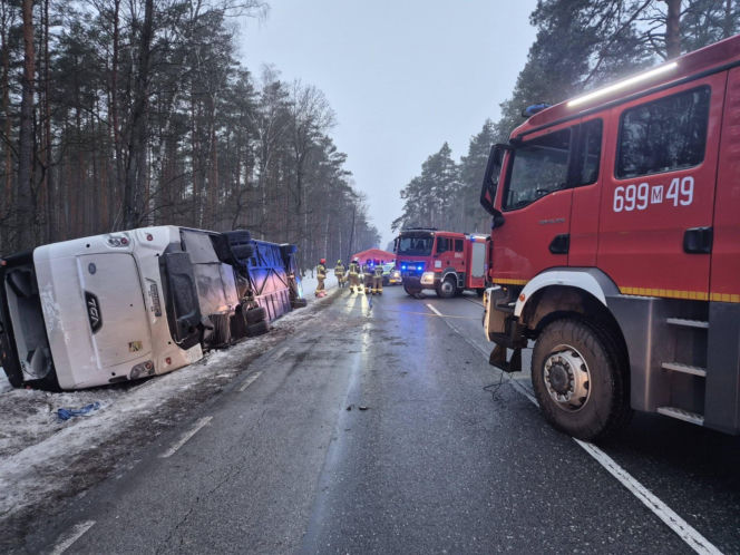 Na trasie Wyszków-Łochów na DK 62 doszło do wypadku autobusu