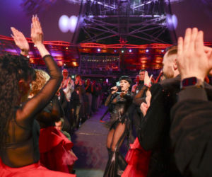 Lateks, skóra i kontrowersyjny dodatek! Okupnik kradnie show na Polsat Hit Festiwal