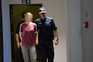 Kalisz/Ostrów. Chciała zabić babcię. Stanęła przed sądem. W Kaliszu ruszył proces ws. 19-letniej wnuczki