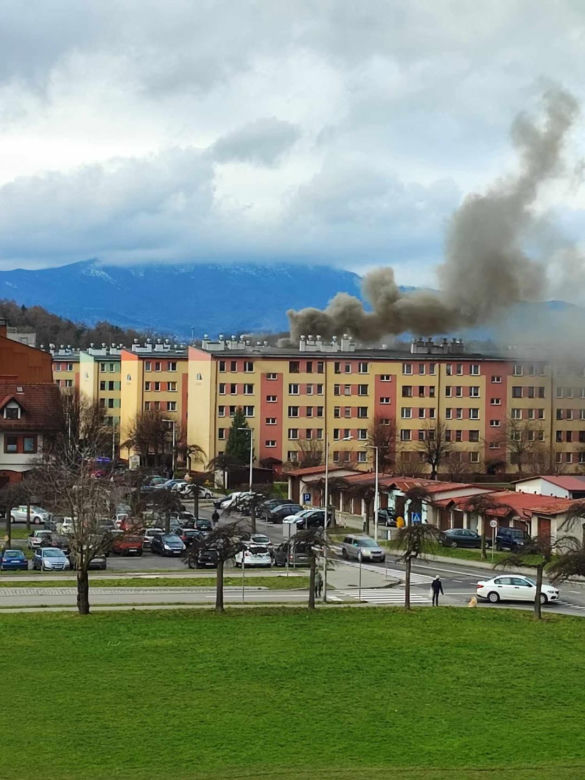Pożar mieszkania w bloku na osiedlu 700-lecia w Żywcu