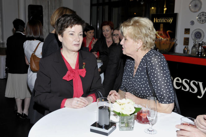 Hanna Gronkiewicz-Waltz zachwyca na zdjęciu sprzed lat! Wygląda niczym gwiazda kina lat 70.