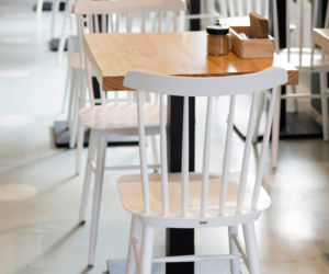 Wnętrze kawiarni Barry Café
