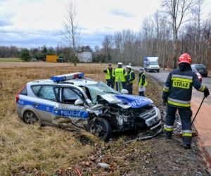 Wypadek w Knurowie koło Gliwic. Radiowóz zderzył się z audi