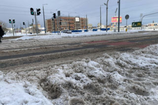 Zima sparaliżowała ruch w Olsztynie. Samochód się ślizgał, bokiem latałyśmy