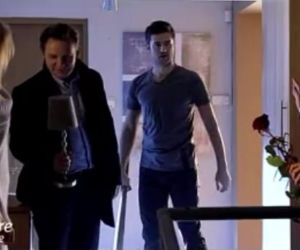 Na dobre i na złe odc. 555. Tomasz Rzepecki (Ireneusz Czop), Agata Woźnicka (Emilia Komarnicka), Wiktoria (Katarzyna Dąbrowska), Adam (Grzegorz Daukszewicz)