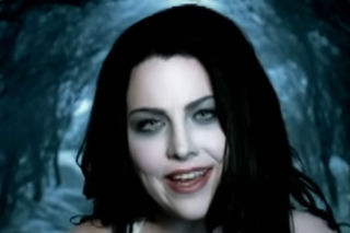 Evanescence debiutowali ponad 20 lat temu. Jak teraz wygląda Amy Lee? Metamorfoza wokalistki 