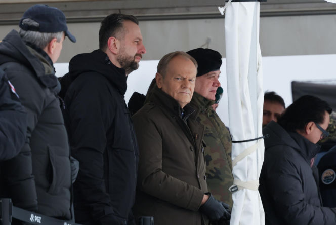 Premier i szef MON na poligonie w Zielonce obserwowali testy bezzałogowców