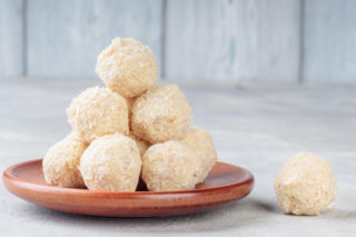 Nie kupuję pralinek w sklepie. Robię je w domu w zdrowej wersji bez cukru 