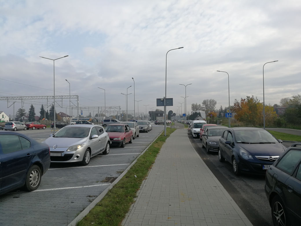 Gigantyczne kolejki do testów na koronawirusa