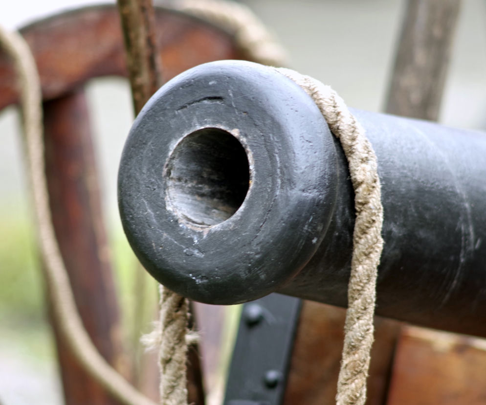 W trakcie urodzinowej imprezy pod Leżajskiem wybuchła armata. Dwie osoby w ciężkim stanie