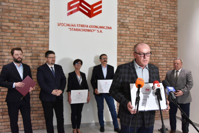 Miliony na rozwój świętokrzyskich firm! Od opłatków dla Papieża po eksport do Chin