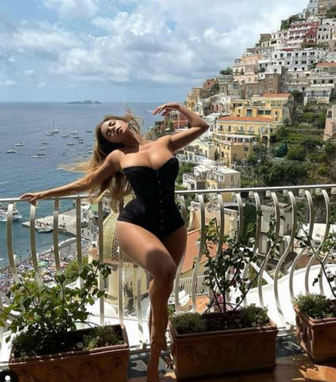 Demi Rose. Pupa przerosła modelkę! "To efekt zdrowej diety"