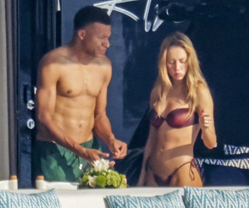 Kylian Mbappe przyłapany przez paparazzi. Piłkarz relaksuje się z hiszpańską aktorką na jachcie