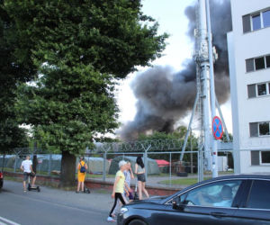 Pożar lokomotywowni w Grudziądzu. Słup dymu widać z daleka [ZDJĘCIA]